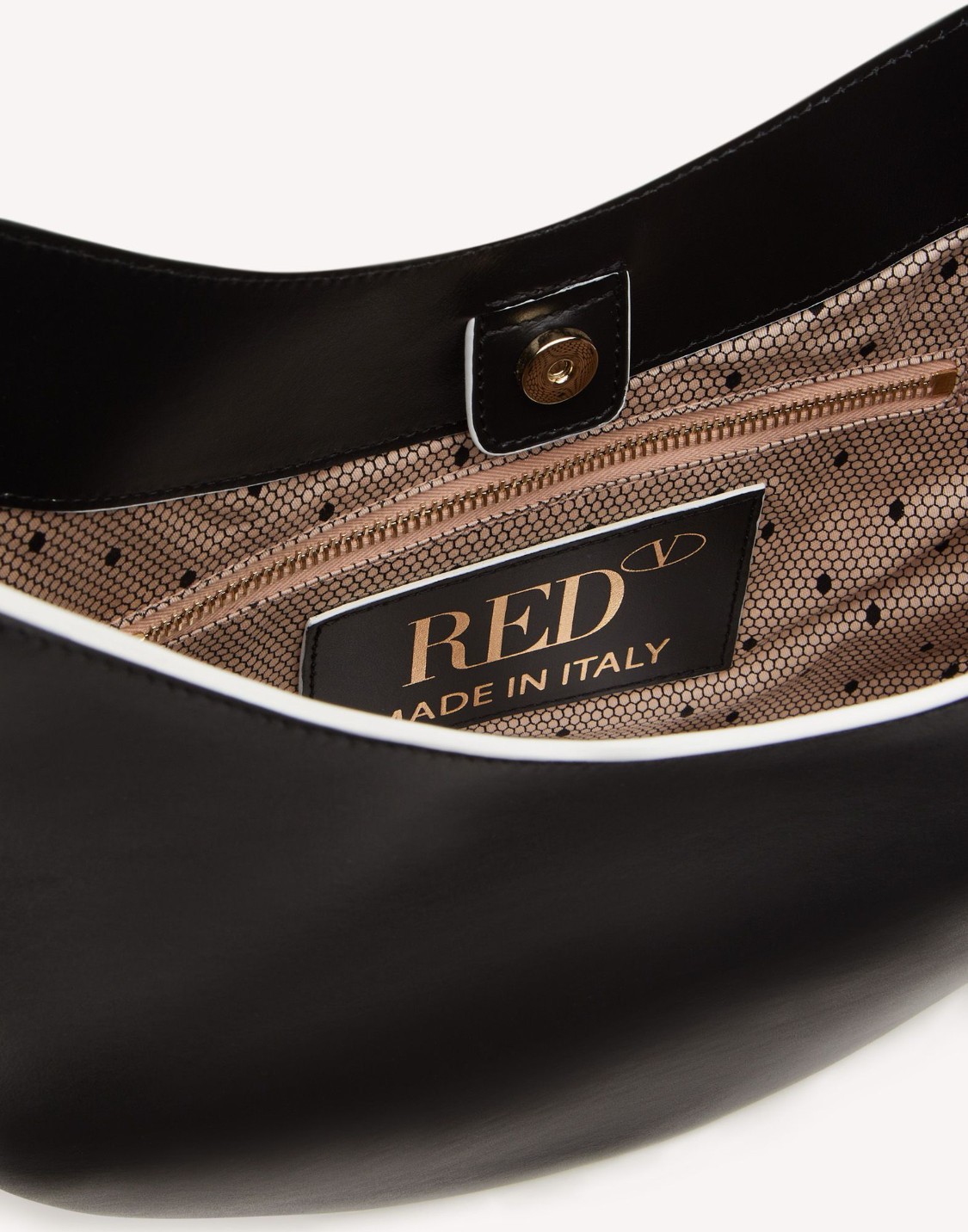shop RED VALENTINO Saldi Borsa: Red Valentino borsa a spalla bicolore.
dettaglio fiocco oversize realizzato a mano.
Finiture e parti metalliche color oro chiaro.
Dimensioni: L 30 cm x H 27 cm x P 6 cm
Made in Italy. TQ2B0B99NEA-0M number 8903089